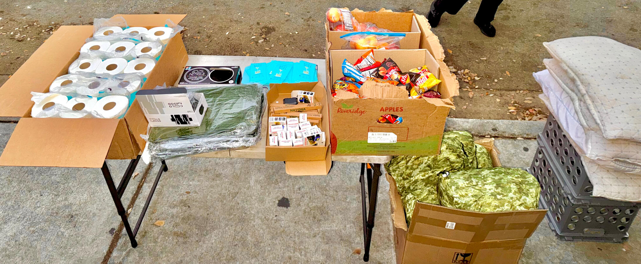 REAL AMERICANS CORPORATION MAKING A SURVIVAL KIT REAL AMERICANS CORPORATION MAKING A SURVIVAL KIT